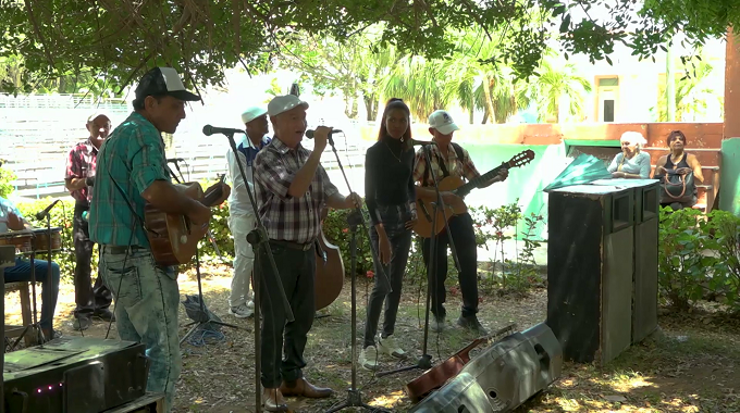Celebran en #PuertoPadre aniversario 63 de la UNEAC