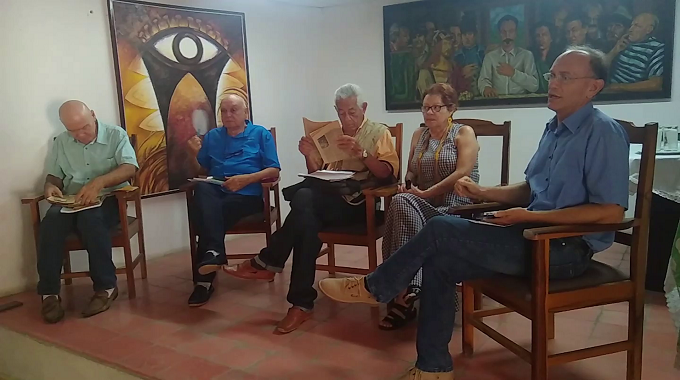 Inició en Las Tunas jornada de poesía Flores del Alma
