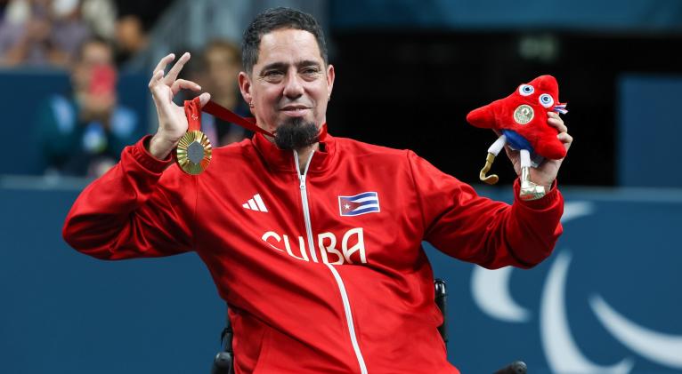 Yunier Fernández con histórico oro en Paralímpicos de París 2024