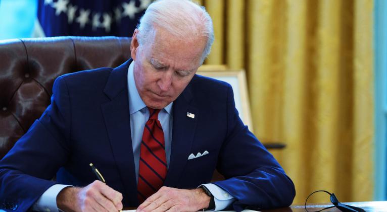 Biden prevé mantener el objetivo de 125 mil refugiados el próximo año