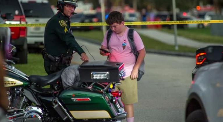 Detienen en Florida a un menor de 11 años tras falsa amenaza de bomba en una escuela