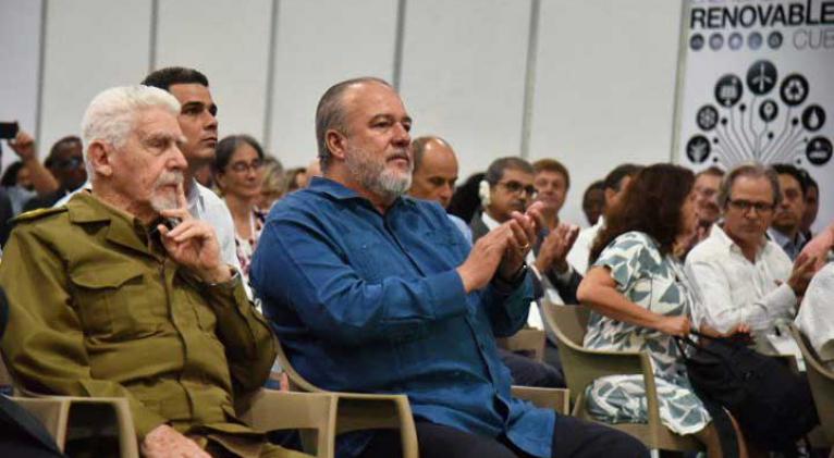 Asiste Marrero Cruz a Feria Internacional de Energías Renovables