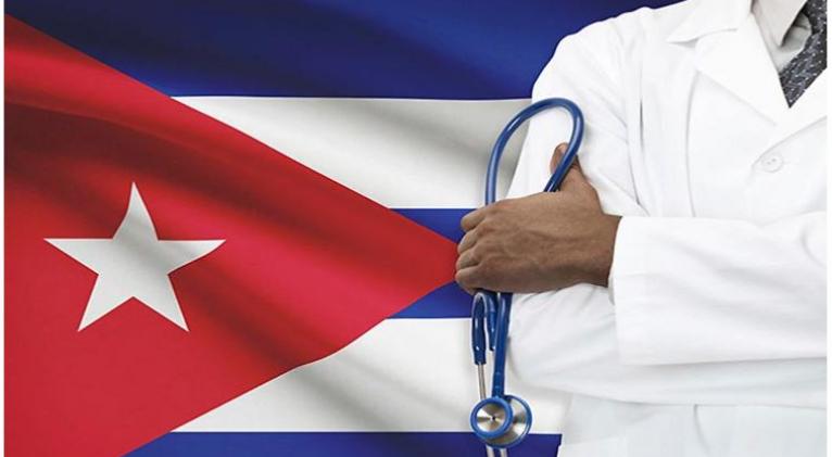 Recibe Dominica otro grupo de médicos de Cuba