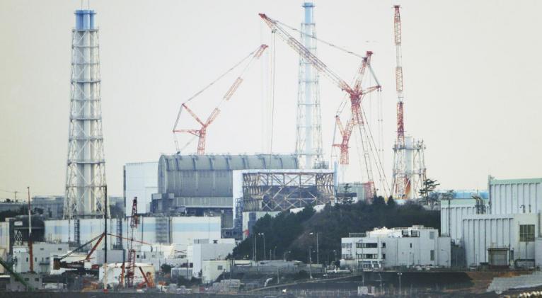 Comienza prueba de extracción de escombros en central Fukushima