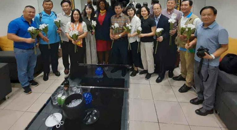 Concluye visita a Cuba delegación de periodistas de Vietnam
