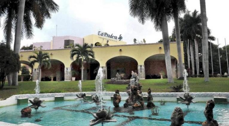 Recibe Centro de Salud La Pradera Acreditación de Oro