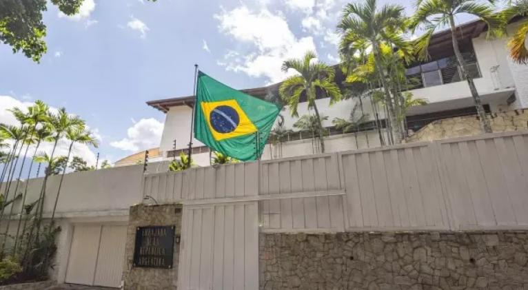 Venezuela revoca a Brasil beneplácito para representar intereses de Argentina en Caracas
