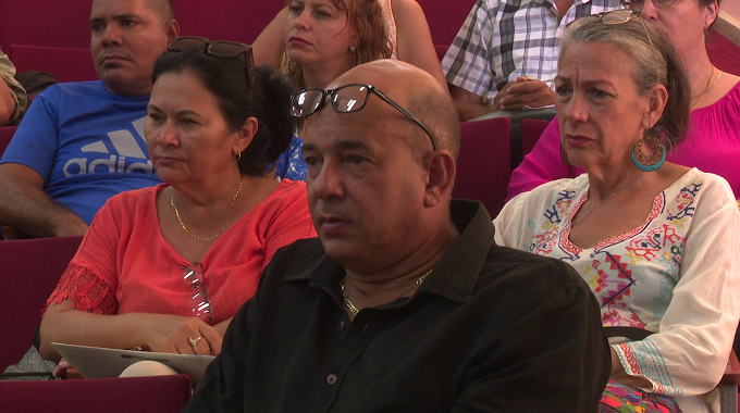 Realizan en la Universidad de Las Tunas Taller de capacitación para la implementación de resoluciones del sector no estatal