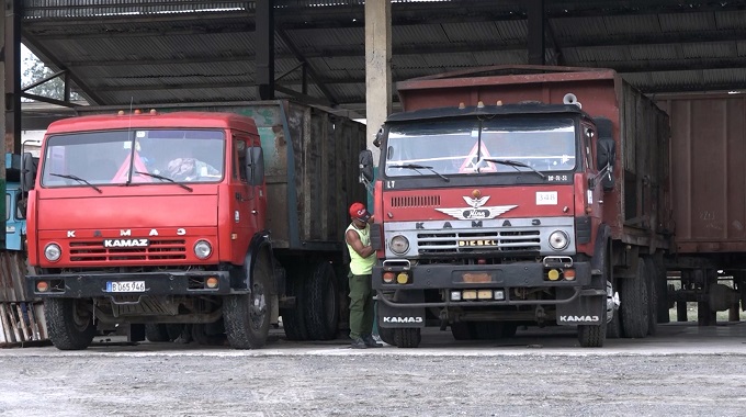 Transportistas alistan condiciones para la zafra en Puerto Padre