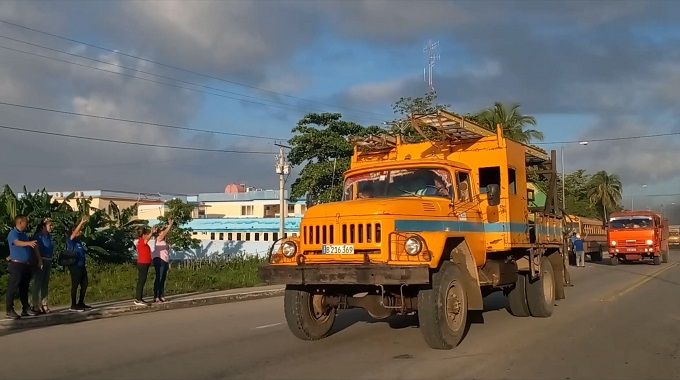 Partió hacia Guantánamo brigada de trabajadores de la Empresa Eléctrica de Las Tunas