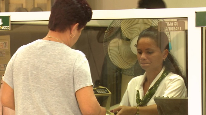 Mejorar los servicios, retos del sector bancario para celebrar su día