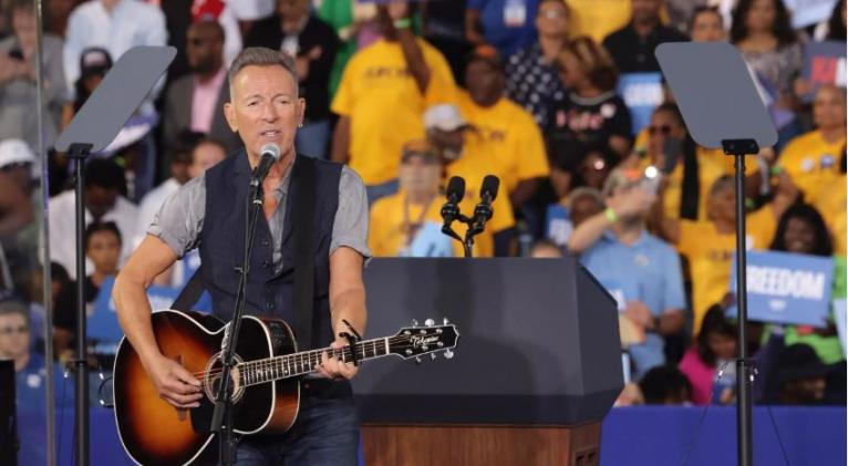 Trump llama a EEUU "cubo de basura", Harris batalla con Obama y Springsteen