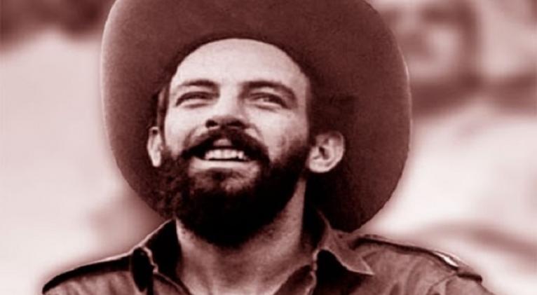 Camilo Cienfuegos: La sonrisa que desarmaba (+ Infografía)