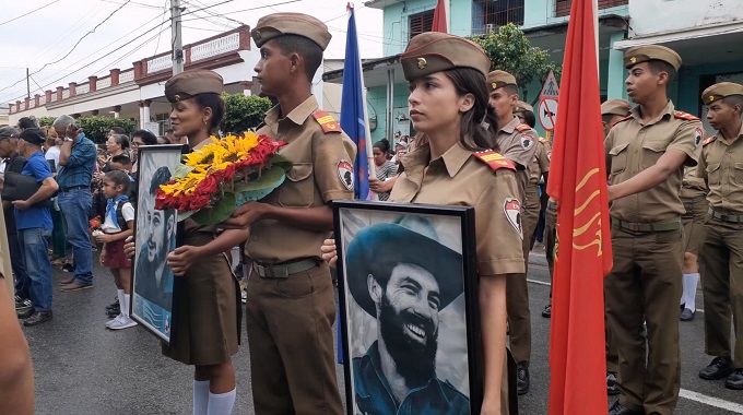 Rinden homenaje a Camilo Cienfuegos en Las Tunas