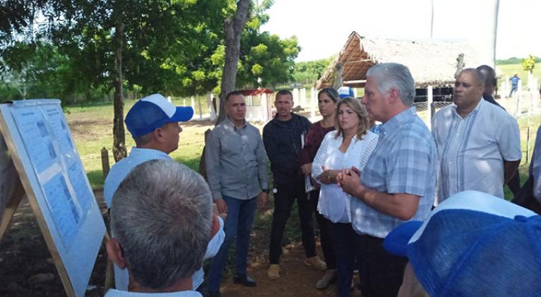 Recorre Díaz-Canel municipio espirituano de La Sierpe