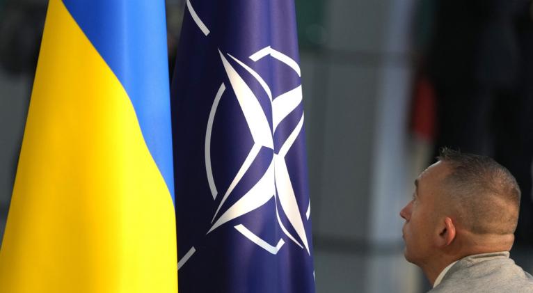 OTAN: "Si los rusos no tuvieran armas nucleares, estaríamos en Ucrania"