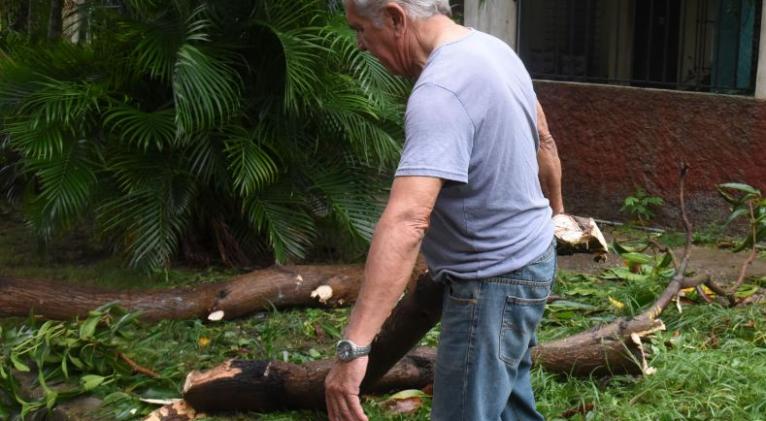 Habaneros movilizados en recuperación tras paso de huracán Rafael