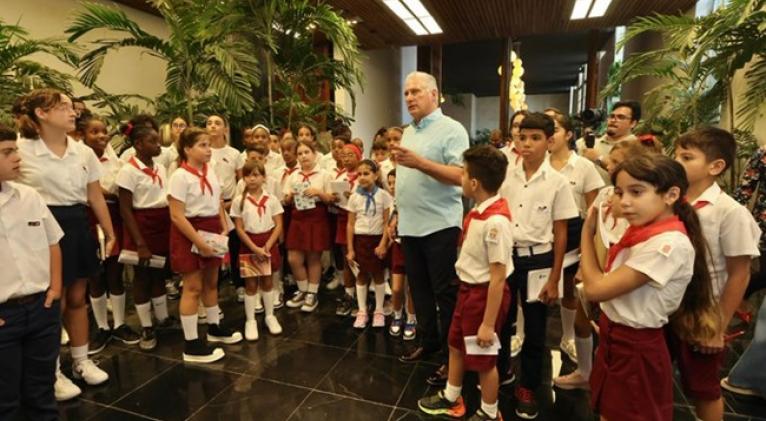 Dedican episodio Desde la Presidencia a los niños cubanos