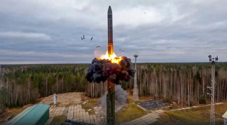 El nuevo misil ruso Oreshnik puede portar ojivas nucleares de hasta 900 kilotones