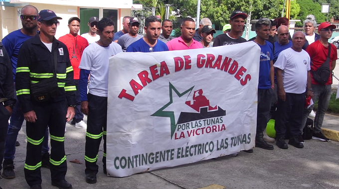 Partió brigada de eléctricos de Las Tunas para apoyar recuperación en La Habana