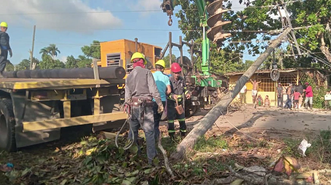 Eléctricos de #LasTunas revitalizan redes en Artemisa