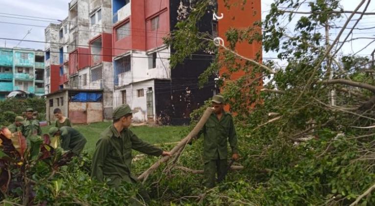 Evalúa Díaz-Canel recuperación de provincias de Cuba