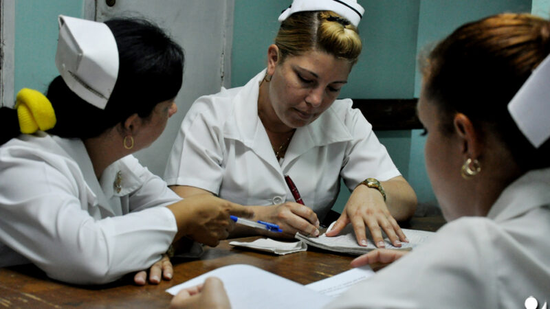 Fomentan en #LasTunas la formación de las nuevas generaciones de Licenciados en Enfermería