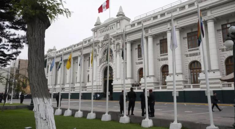 El Congreso de Perú investiga un escándalo por una presunta red de prostitución interna