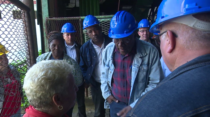 Evalúa Vicepresidente cubano preparativos para la zafra y otros objetivos económicos en Las Tunas