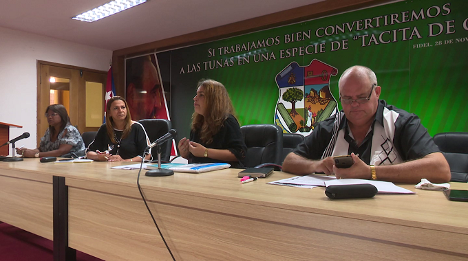 Realizan en Las Tunas consulta del anteproyecto del nuevo código para la atención a la niñez