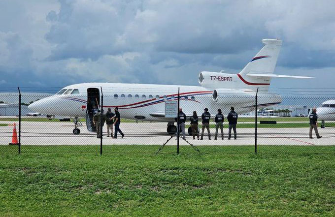 Denuncia Cuba confiscación de avión venezolano
