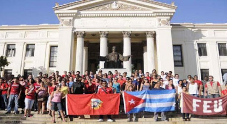 Jóvenes cubanos ratificaron compromiso con defensa de la patria