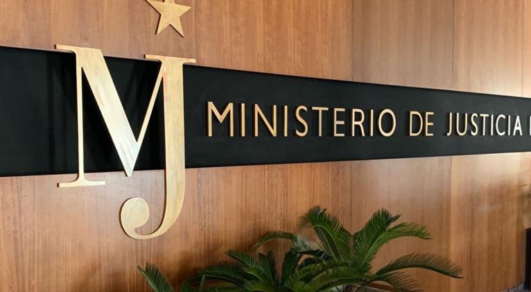 Traspasa Cancillería a Justicia legalización de documentos en Cuba