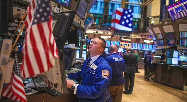 Wall Street se desploma ante el miedo a una recesión en EE.UU.