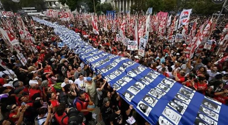 Exigen en Argentina juicio y castigo a dictadores genocidas