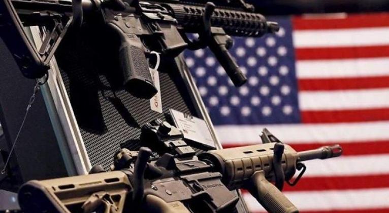 Reportan que Trump no reanudaría el suministro de armas a Ucrania hasta que Zelenski dimita