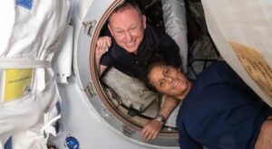 Astronautas de EEUU en Tierra tras 285 días atrapados en el espacio