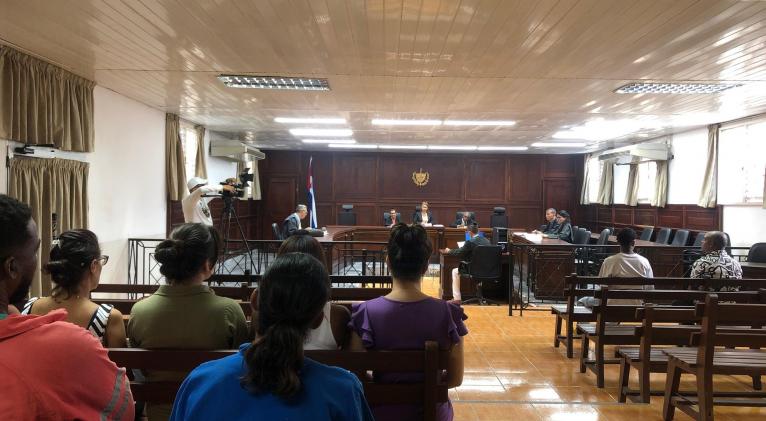 Celebran juicio penal contra dos ciudadanos acusados del delito de incumplimiento del deber de preservar bienes en entidades económicas del Estado