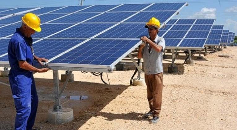 Cuba cerrará marzo con ocho nuevos parques solares de tecnología china