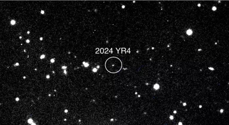 El asteroide que se temió podía impactar la Tierra amenaza ahora a la Luna