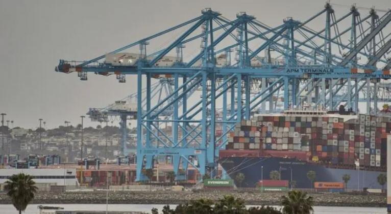 China promete medidas contra EEUU si Washington impone aranceles a sus buques