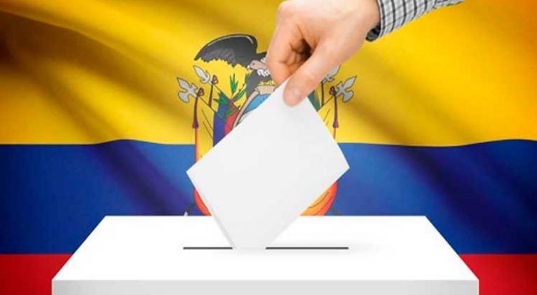 Observadores validan elecciones en Ecuador, pero hacen señalamientos