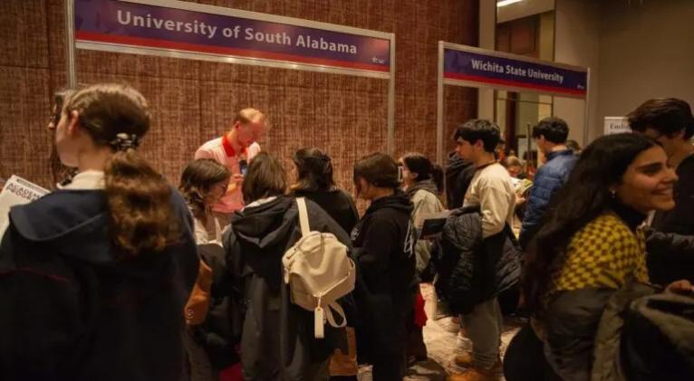 Más de 100 universidades de EE.UU. señalan al gobierno de Trump por «intromisión indebida»