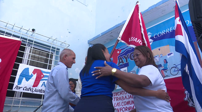 Entregan a Empresa de Correos de Las Tunas condición de Vanguardia Nacional