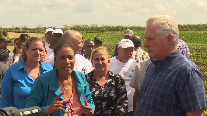 Evalúo Presidente de la República producción de alimentos y proyectos educativos en Jobabo