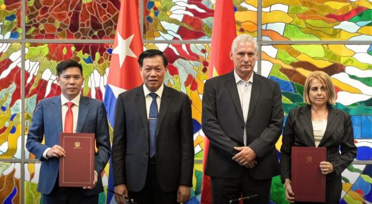 Cuba y Vietnam abren su primera empresa mixta en el área biofarmacéutica