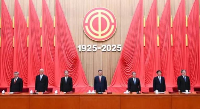 Xi Jinping destaca el papel de la clase trabajadora en la revitalización de China