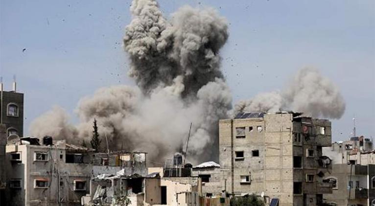 Israel mató a 60 palestinos en bombardeos contra Gaza