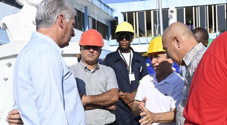 Díaz Canel: Es heroico lo que están haciendo los trabajadores del sector eléctrico