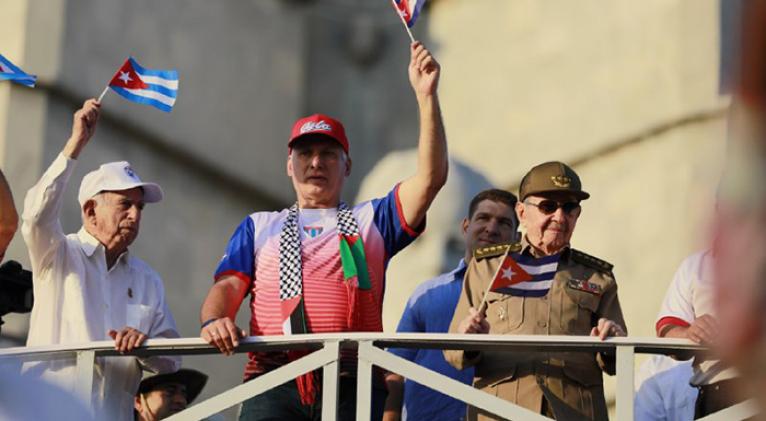 Raúl Castro y Díaz-Canel encabezan desfile del 1 de Mayo en Cuba